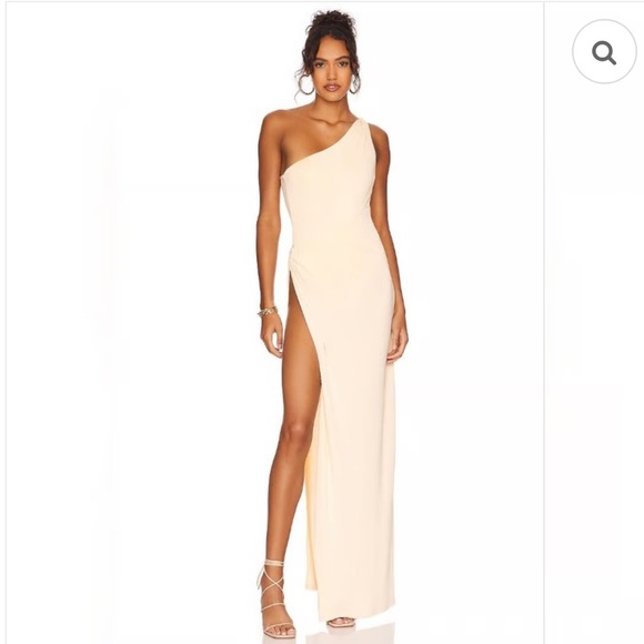 Camila Coelho Dresses & Skirts - NWT CAMILA COELHO MAXI DRESS
